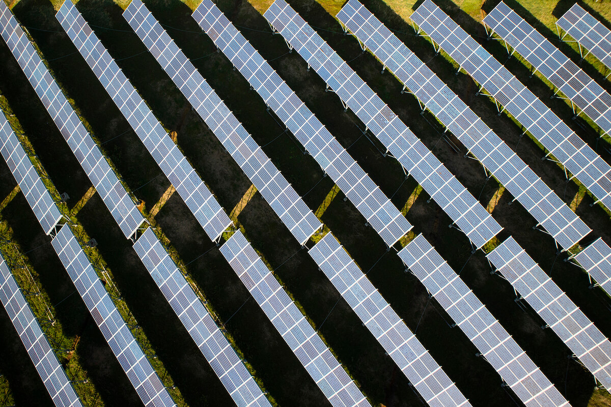 photovoltaic-panels-area-HKUM74G